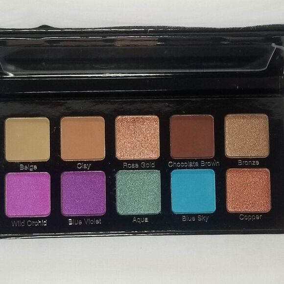 Violet Voss Essentials 2 Eyeshadow Palette - Picture 7 of 9
